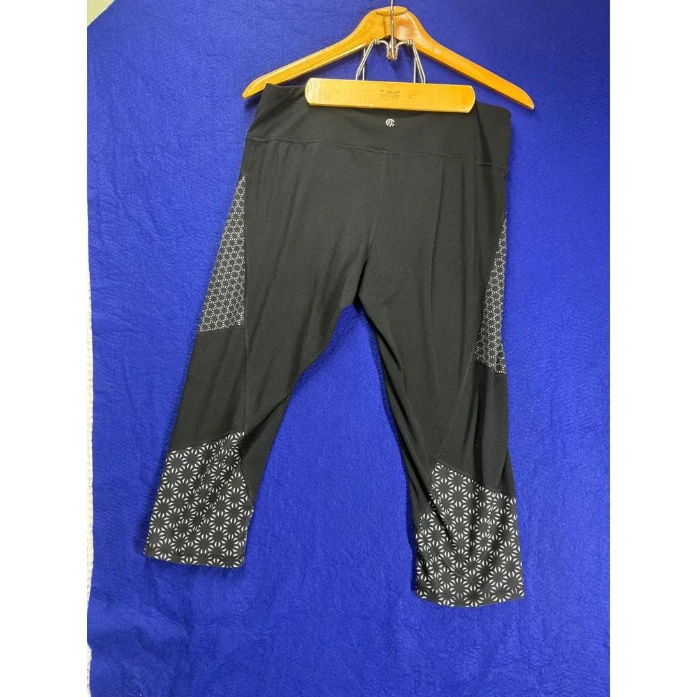 Athleisure Womens Champion C9 Capri Leggings XL Black Geometric Starburst